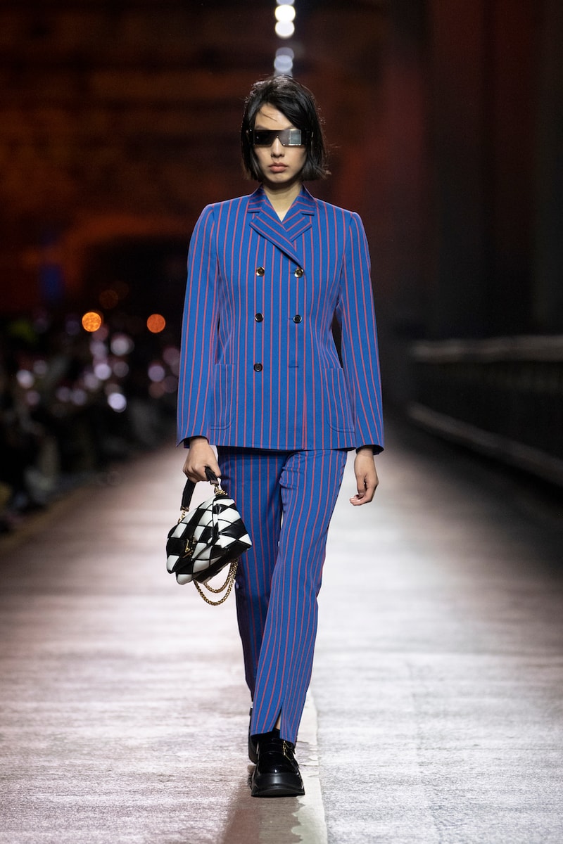louis vuitton 2023 fall seoul runway show details handbags celebs squid game