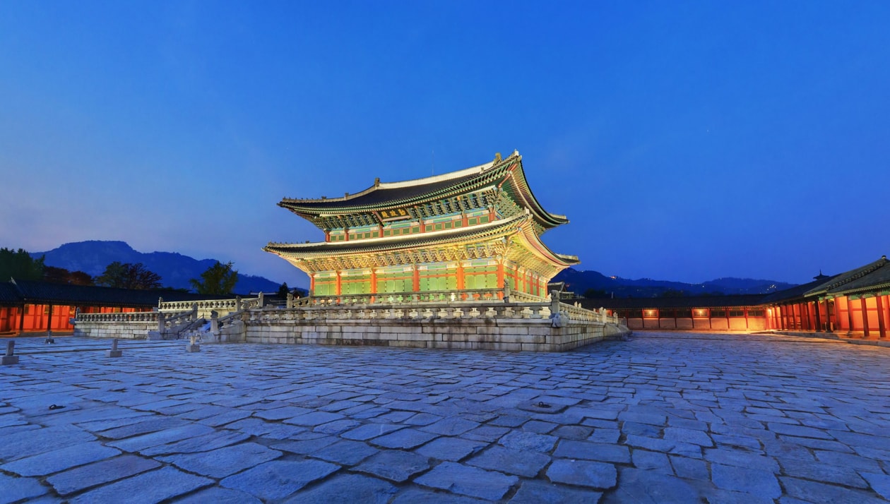 Gucci 2024 pre spring show seoul gyeongbokgung palace
