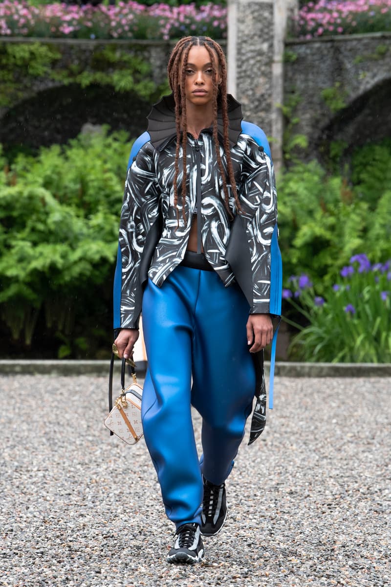 Louis Vuitton 2024 pre-spring fashion show runway