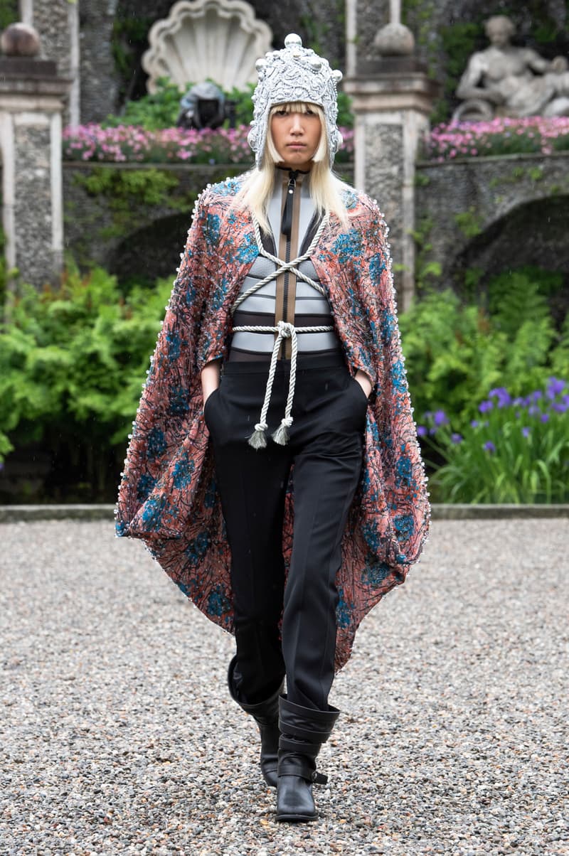 Louis Vuitton 2024 pre-spring fashion show runway