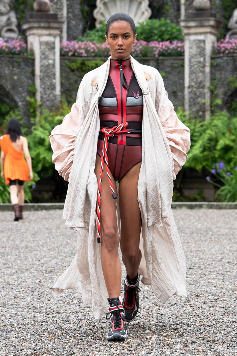 Louis Vuitton 2024 pre-spring fashion show runway