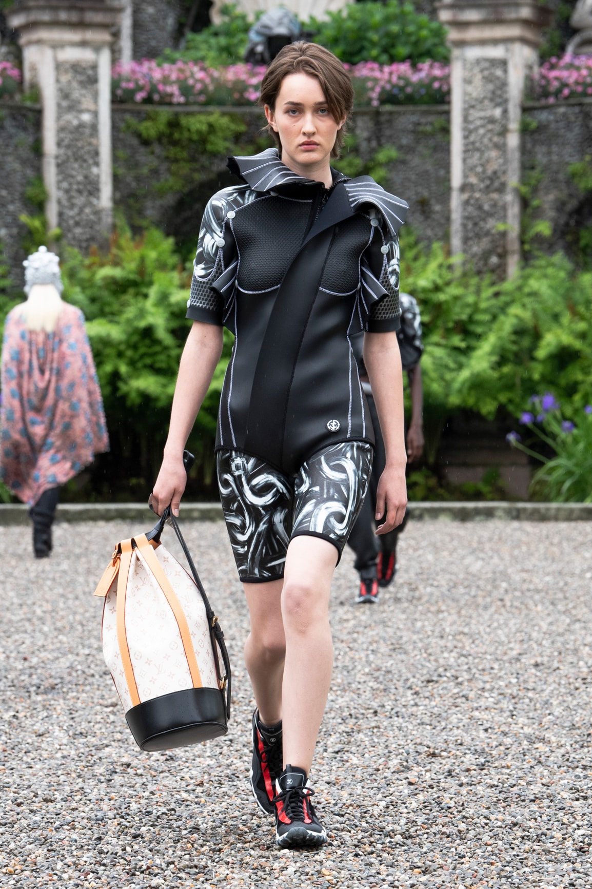 Louis Vuitton 2024 pre-spring fashion show runway