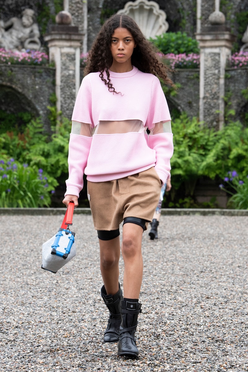 Louis Vuitton 2024 pre-spring fashion show runway