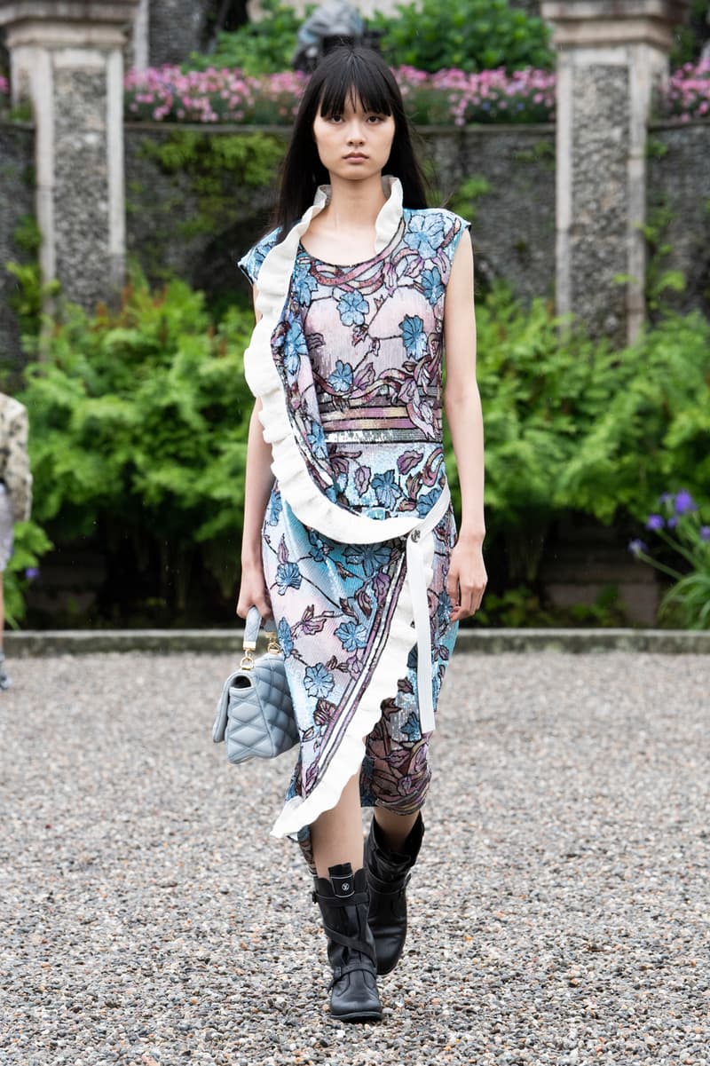 Louis Vuitton 2024 pre-spring fashion show runway