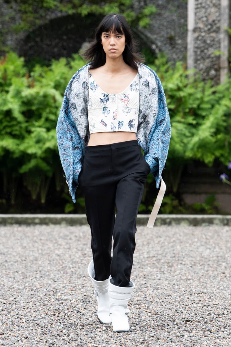 Louis Vuitton 2024 pre-spring fashion show runway