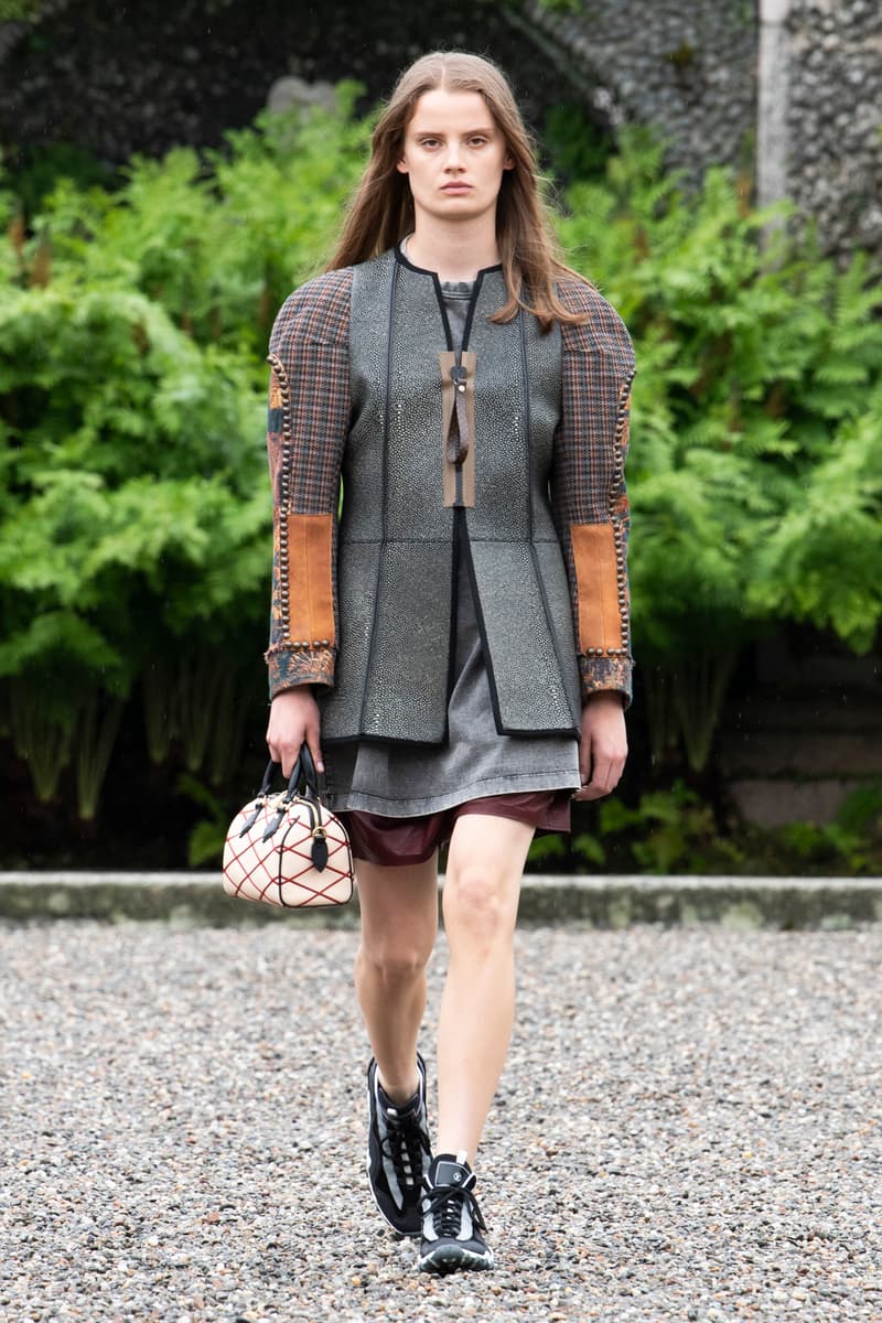 Louis Vuitton 2024 pre-spring fashion show runway