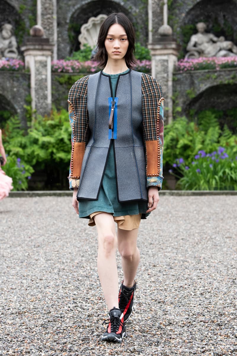 Louis Vuitton 2024 pre-spring fashion show runway