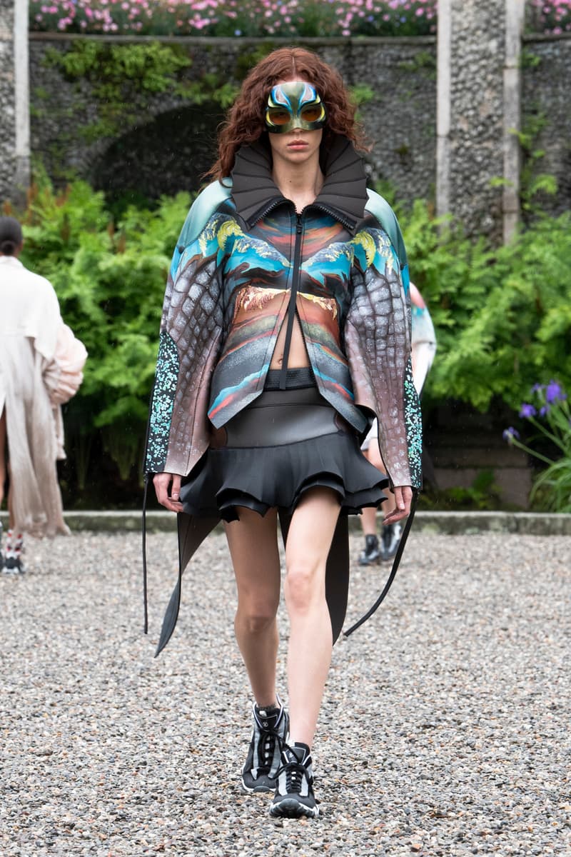 Louis Vuitton 2024 pre-spring fashion show runway
