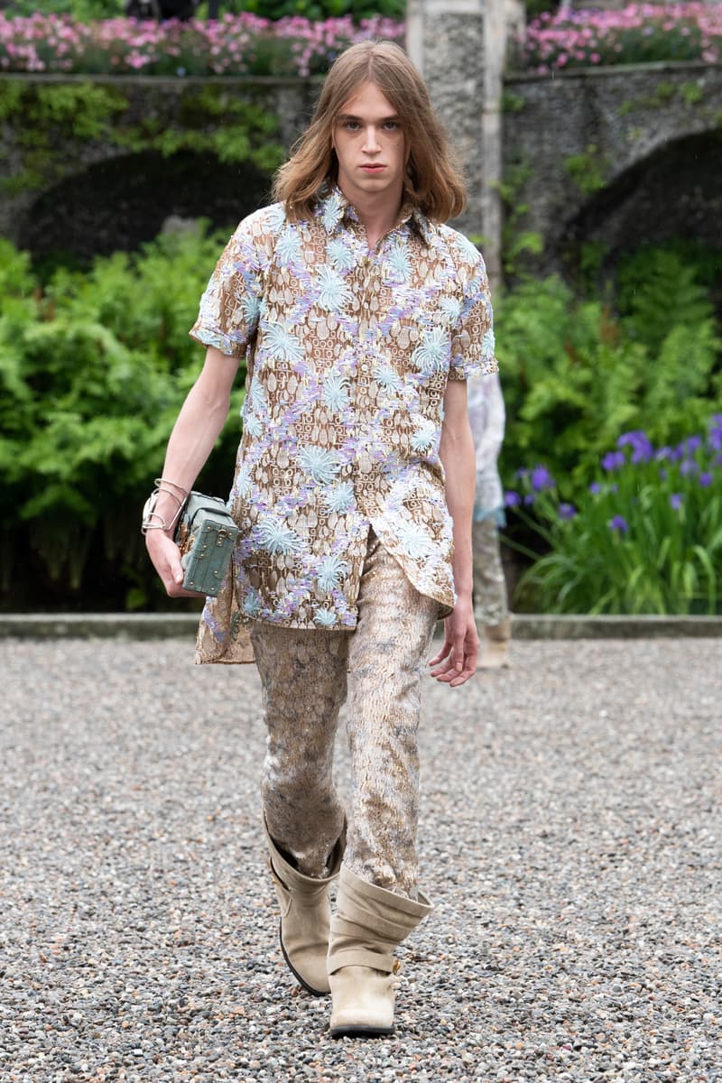 Louis Vuitton 2024 pre-spring fashion show runway