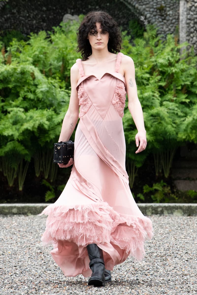 Louis Vuitton 2024 pre-spring fashion show runway