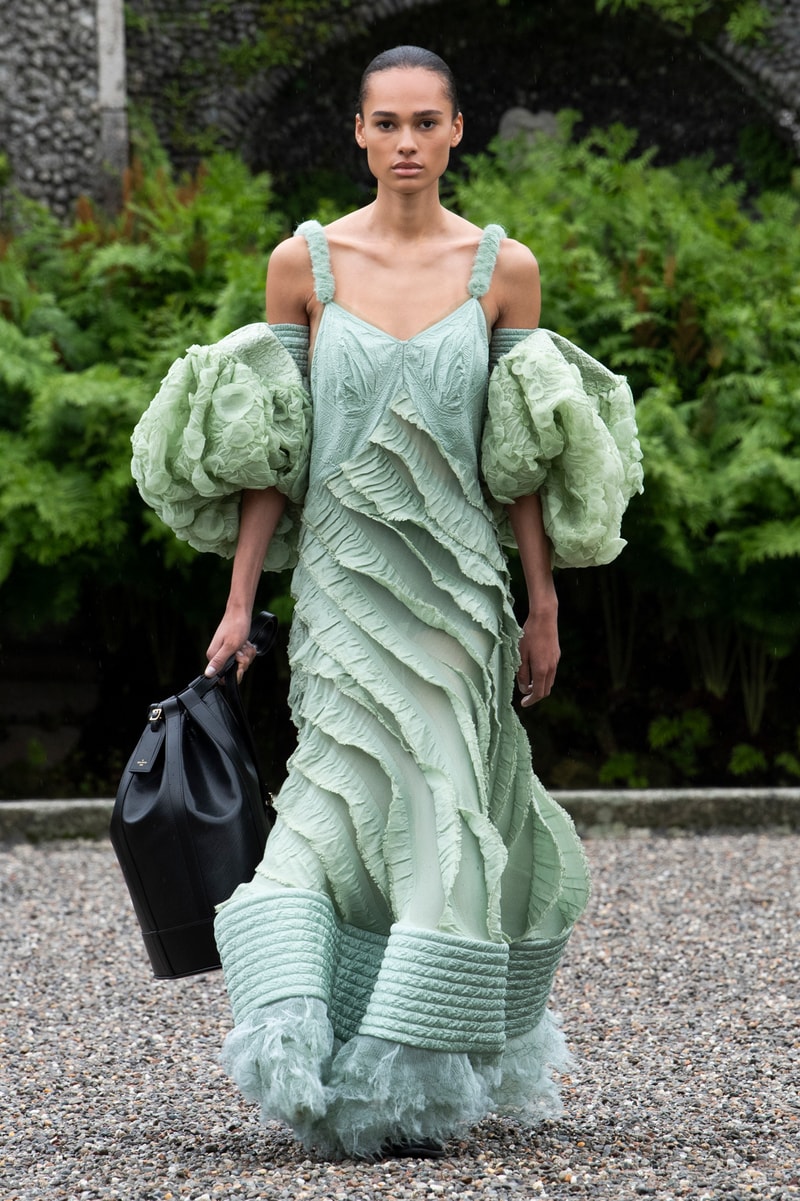 Louis Vuitton 2024 pre-spring fashion show runway