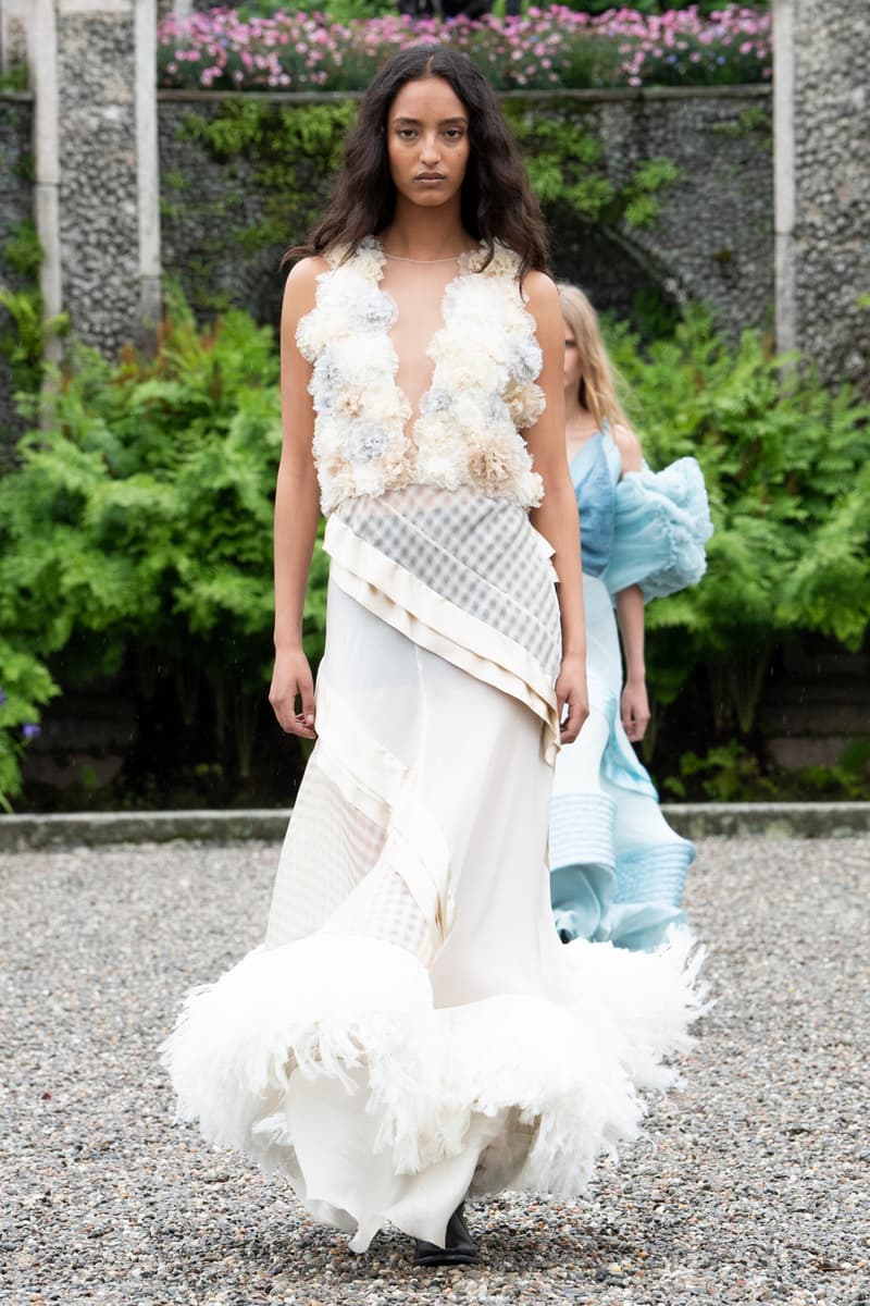 Louis Vuitton 2024 pre-spring fashion show runway