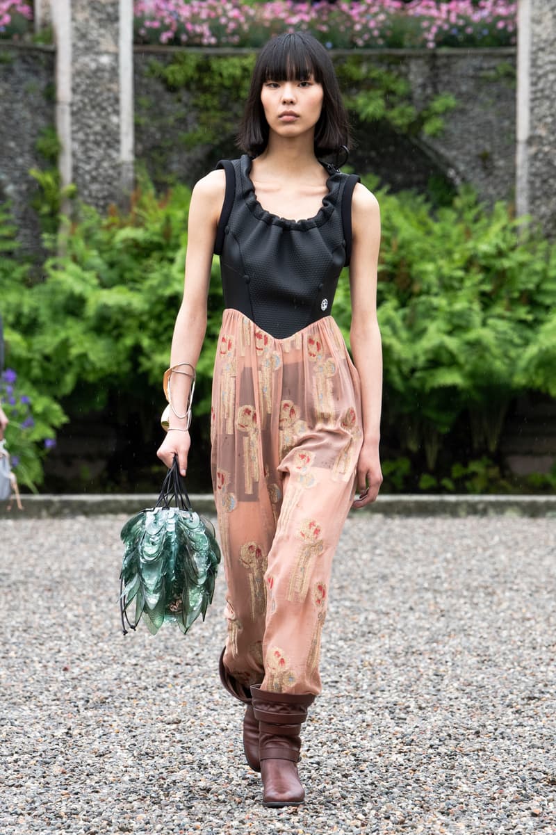 Louis Vuitton 2024 pre-spring fashion show runway