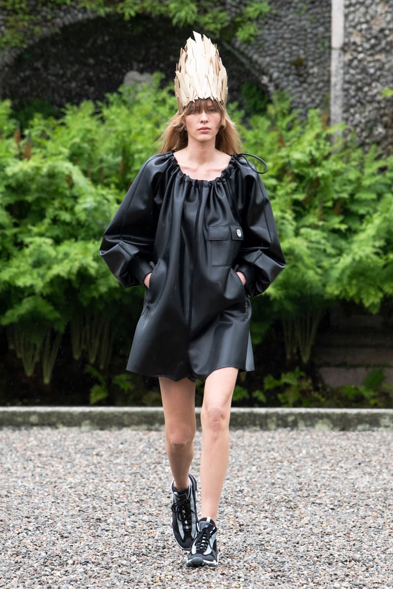 Louis Vuitton 2024 pre-spring fashion show runway