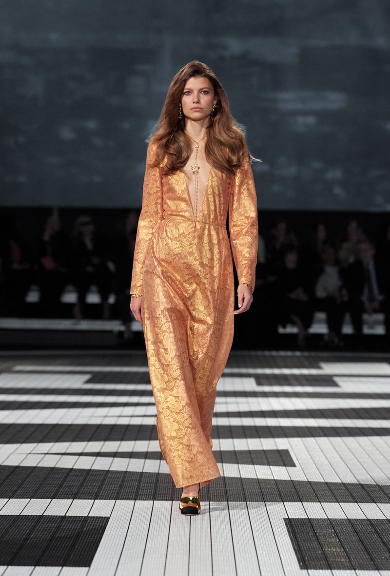 chanel 2024 Cruise fashion show runway