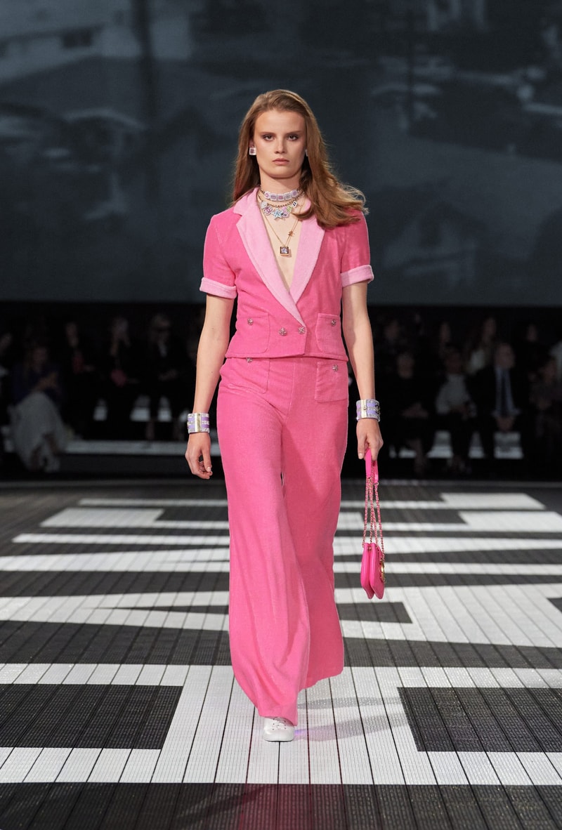chanel 2024 Cruise fashion show runway