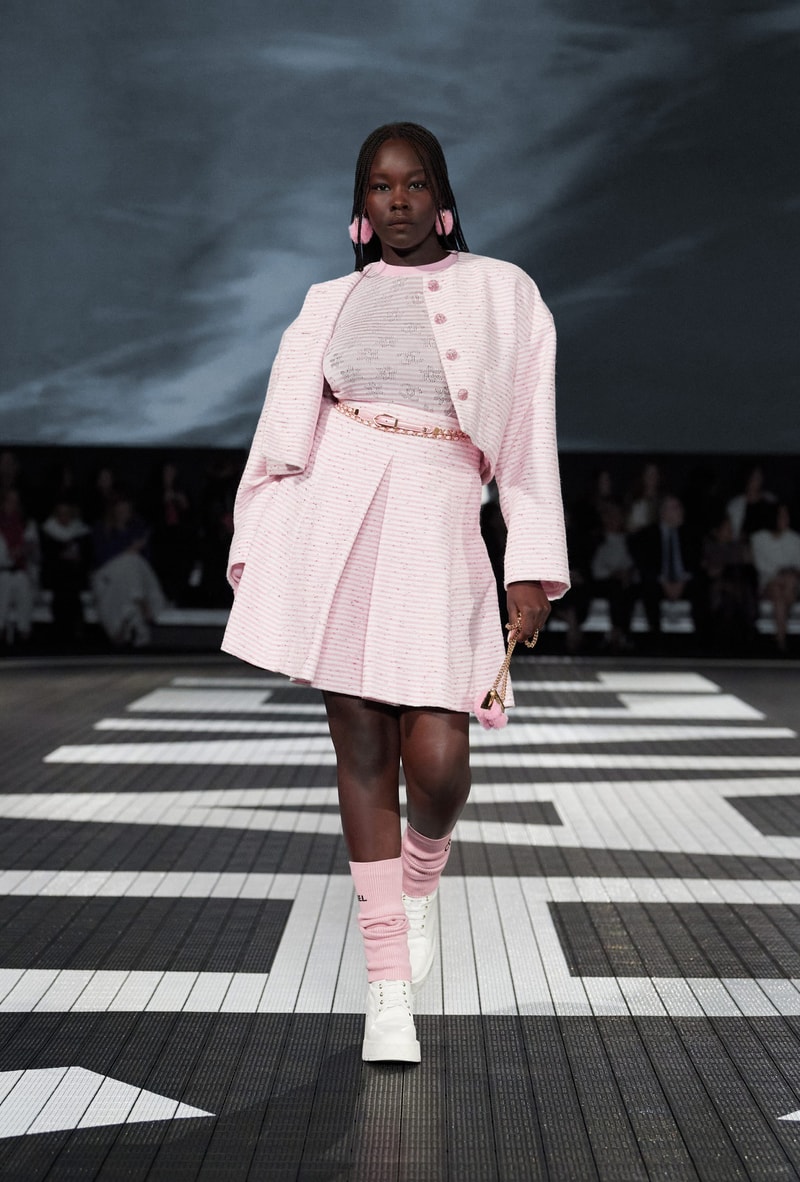 chanel 2024 Cruise fashion show runway