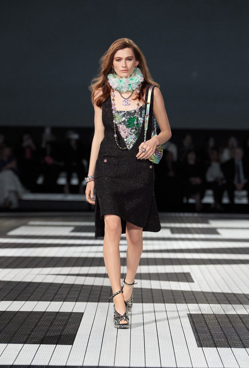 chanel 2024 Cruise fashion show runway
