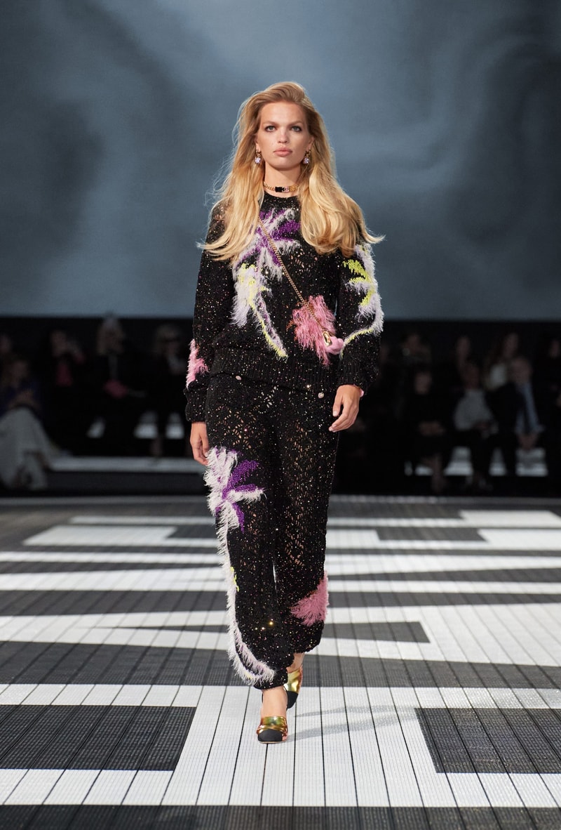 chanel 2024 Cruise fashion show runway