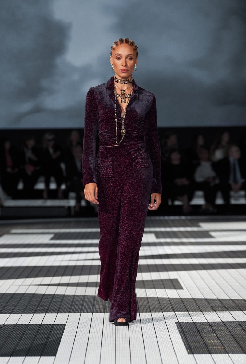 chanel 2024 Cruise fashion show runway