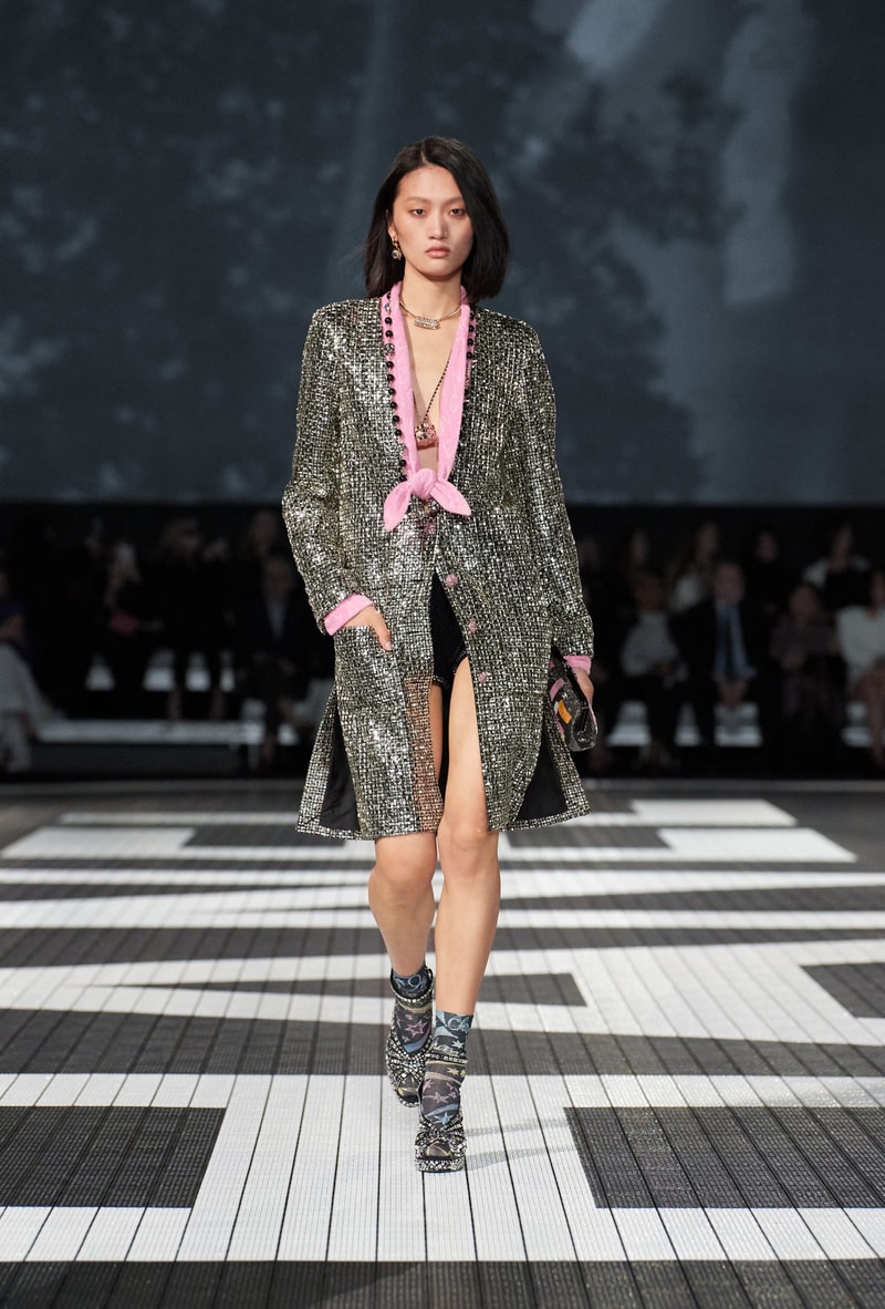 chanel 2024 Cruise fashion show runway