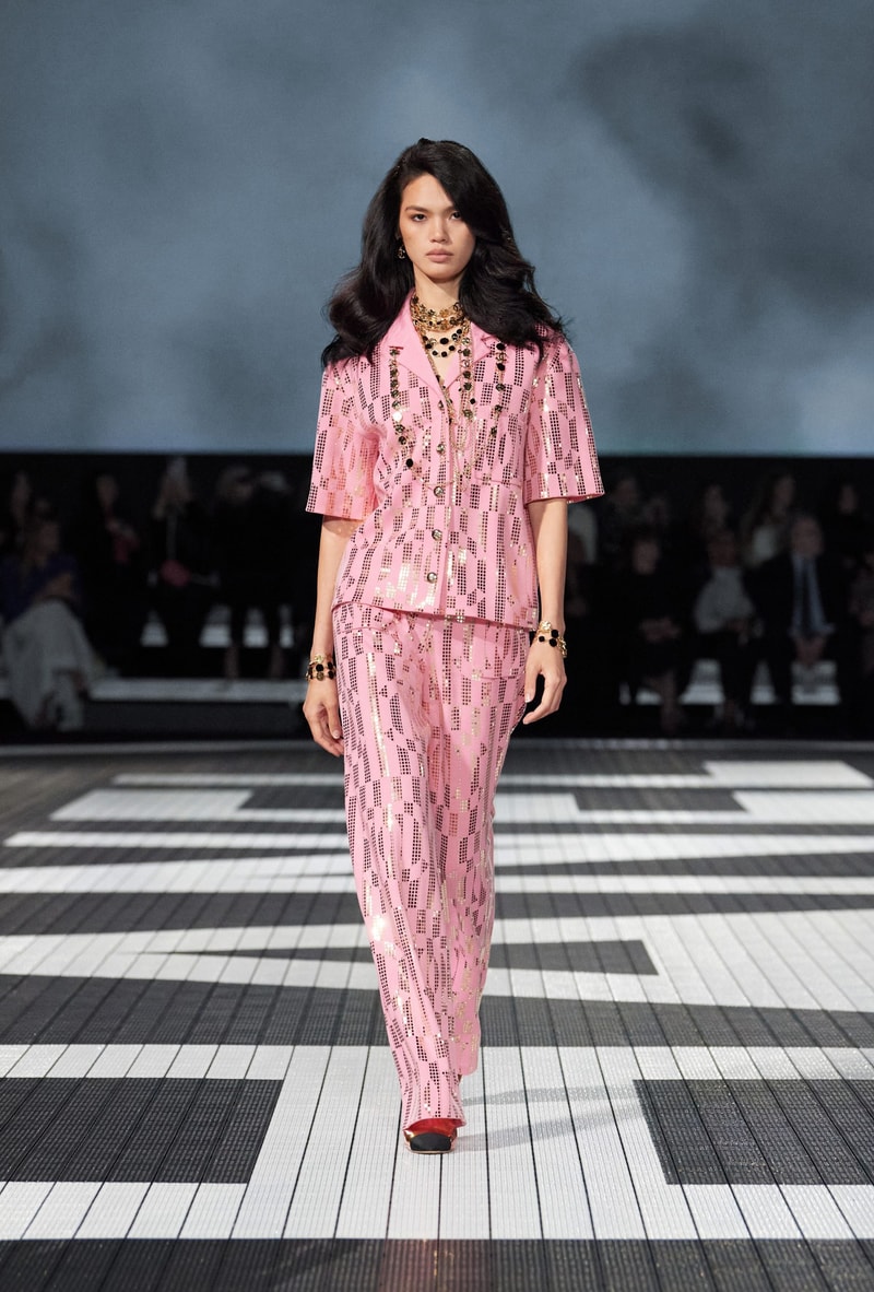 chanel 2024 Cruise fashion show runway