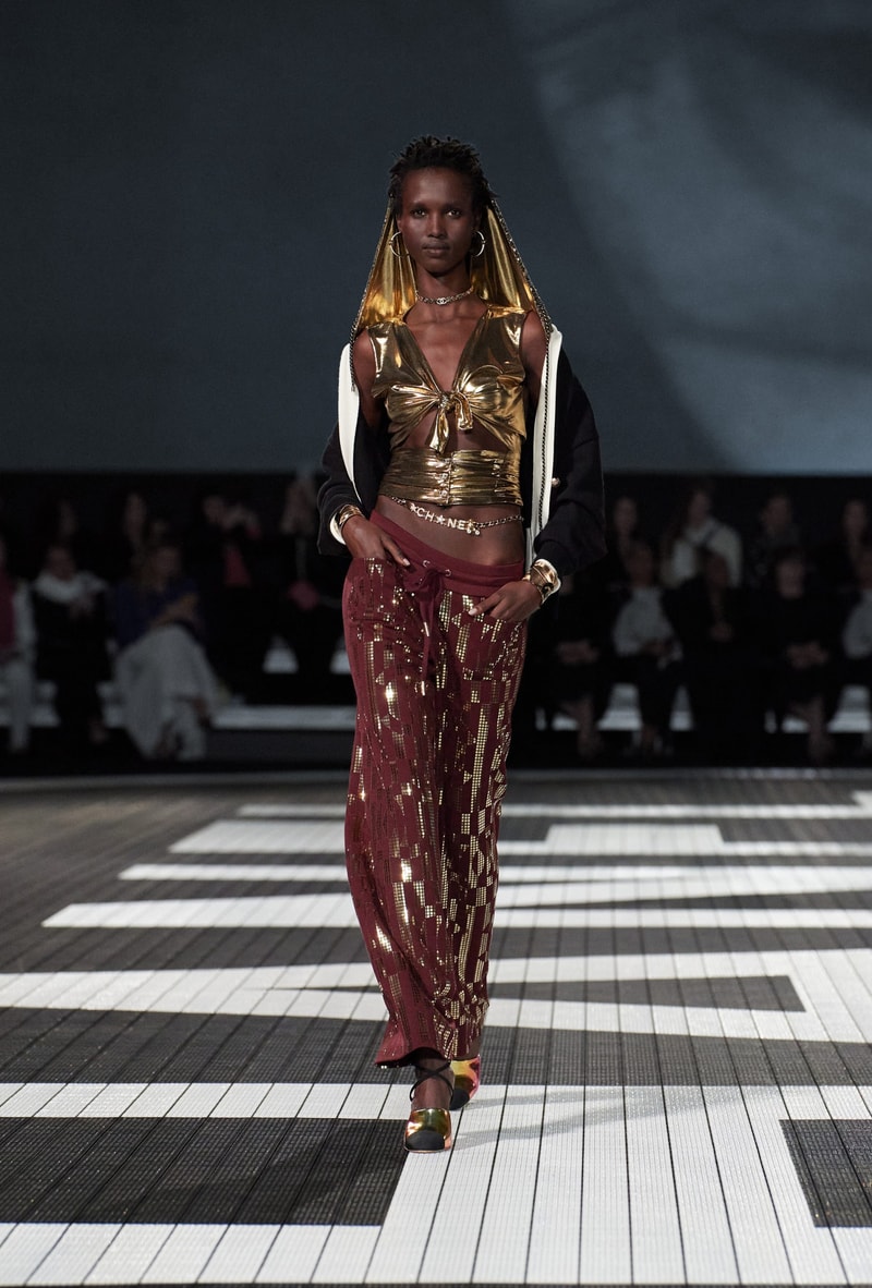 chanel 2024 Cruise fashion show runway