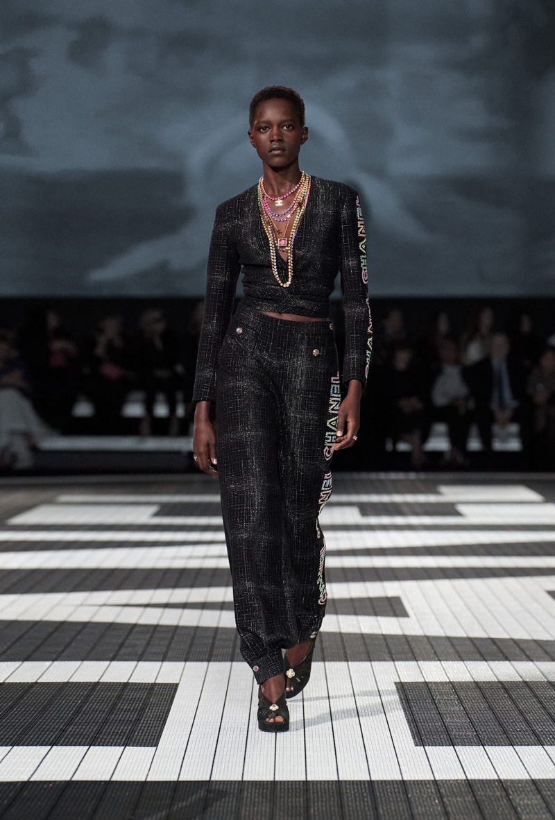 chanel 2024 Cruise fashion show runway