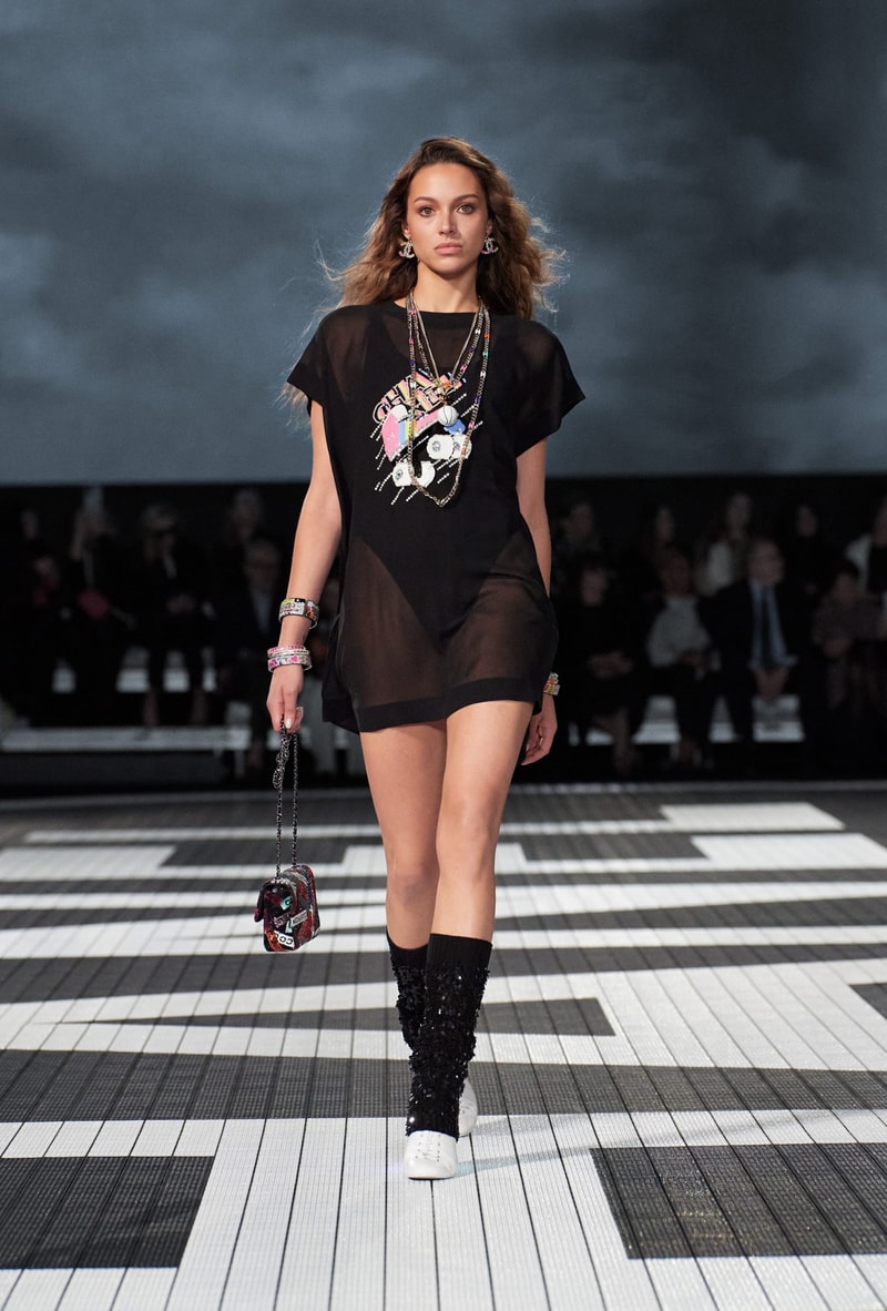 chanel 2024 Cruise fashion show runway