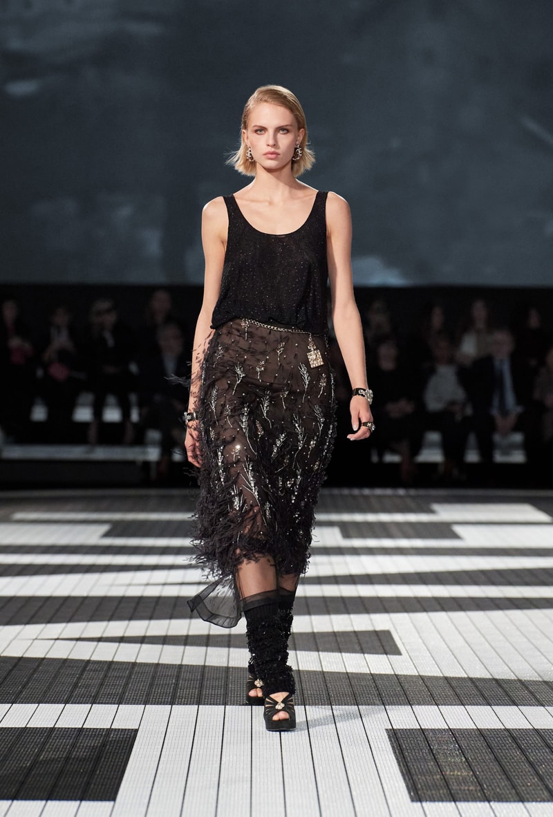 chanel 2024 Cruise fashion show runway