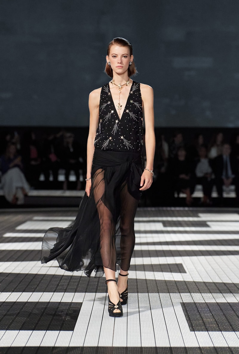 chanel 2024 Cruise fashion show runway