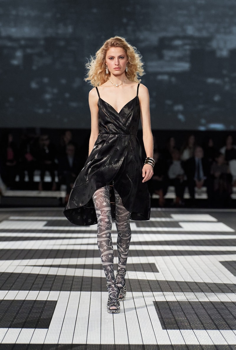 chanel 2024 Cruise fashion show runway