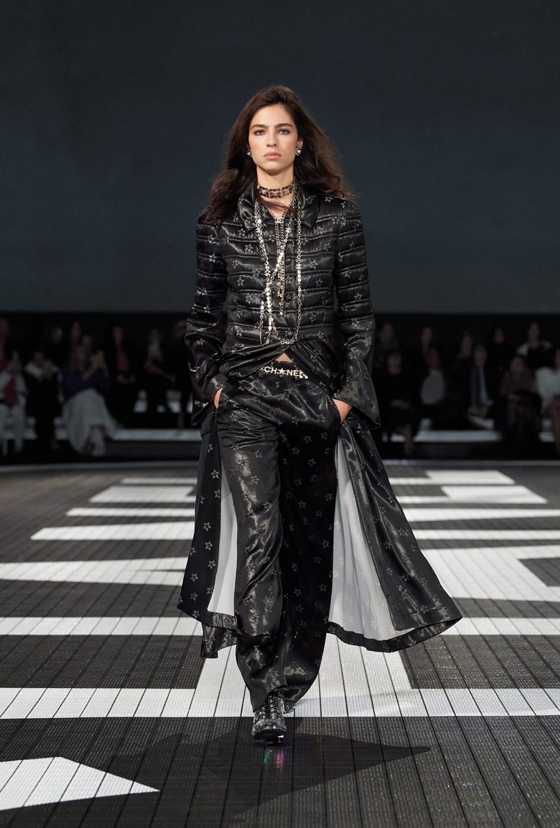 chanel 2024 Cruise fashion show runway