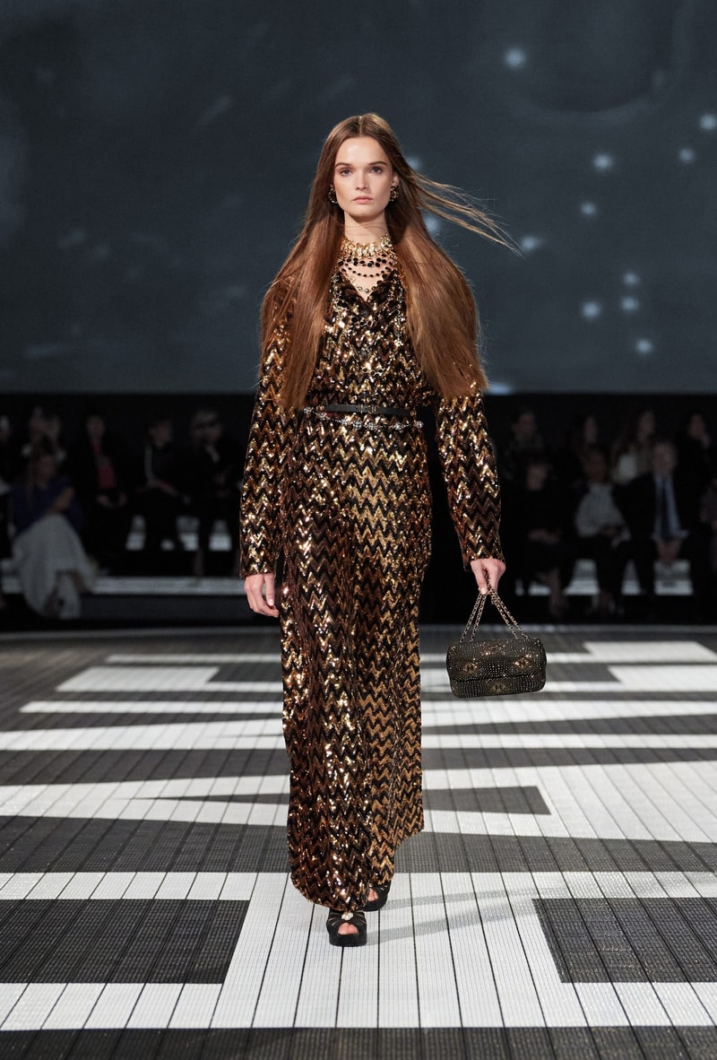 chanel 2024 Cruise fashion show runway