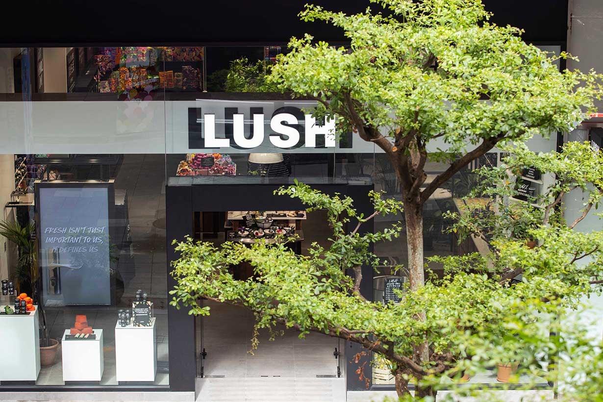 LUSH-groovy-kind-of-love-bath-bomb-workshop