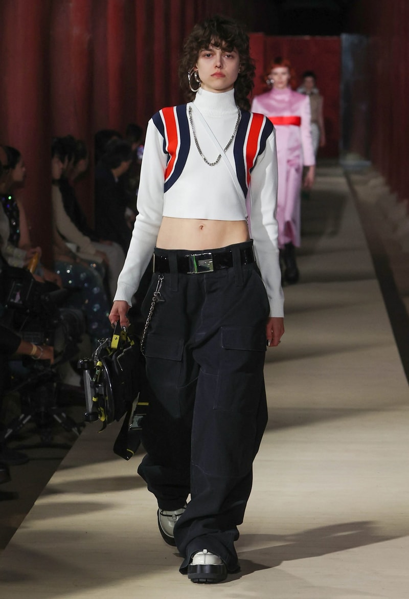 Gucci 2024 pre-spring fashion show runway 