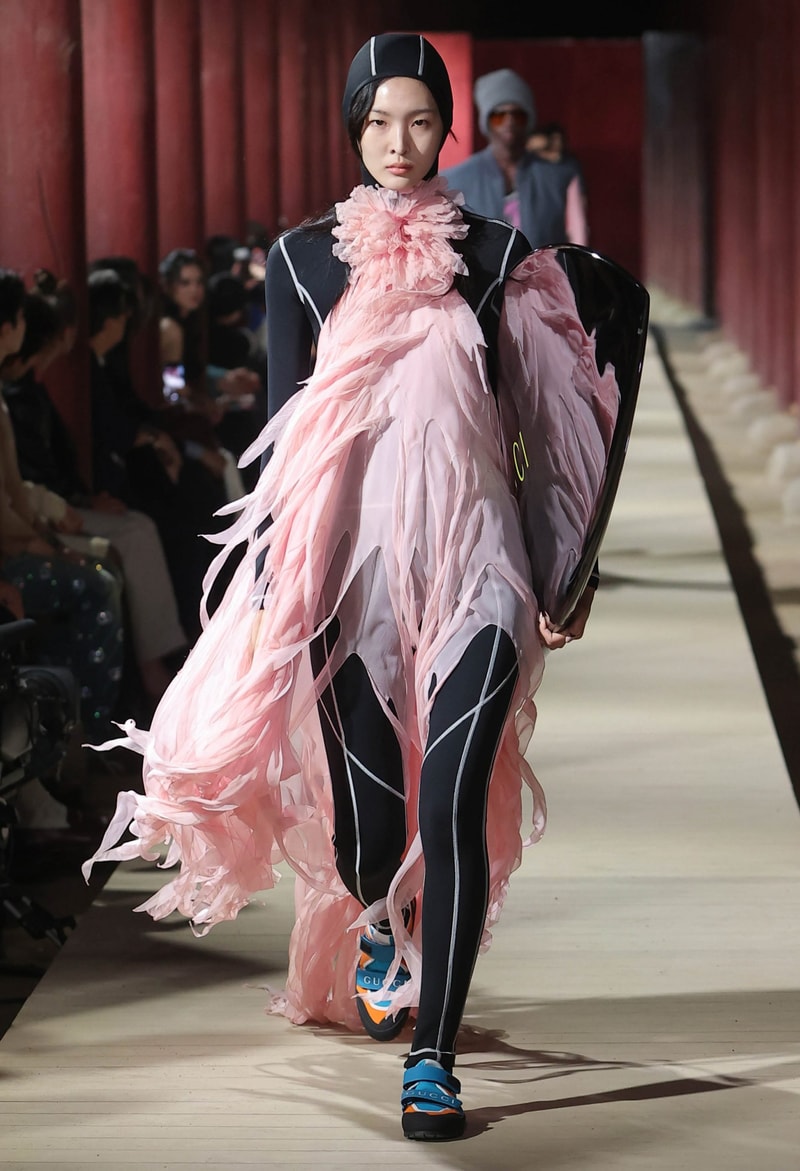 Gucci 2024 pre-spring fashion show runway 