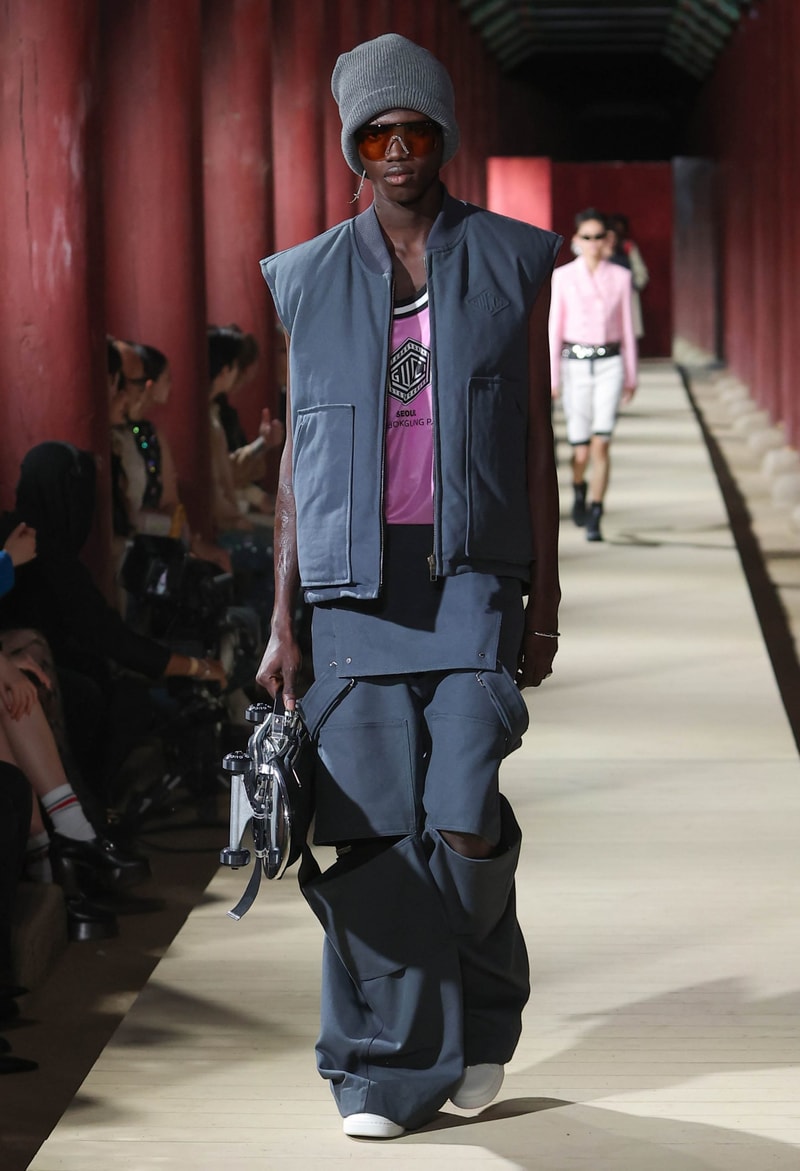 Gucci 2024 pre-spring fashion show runway 