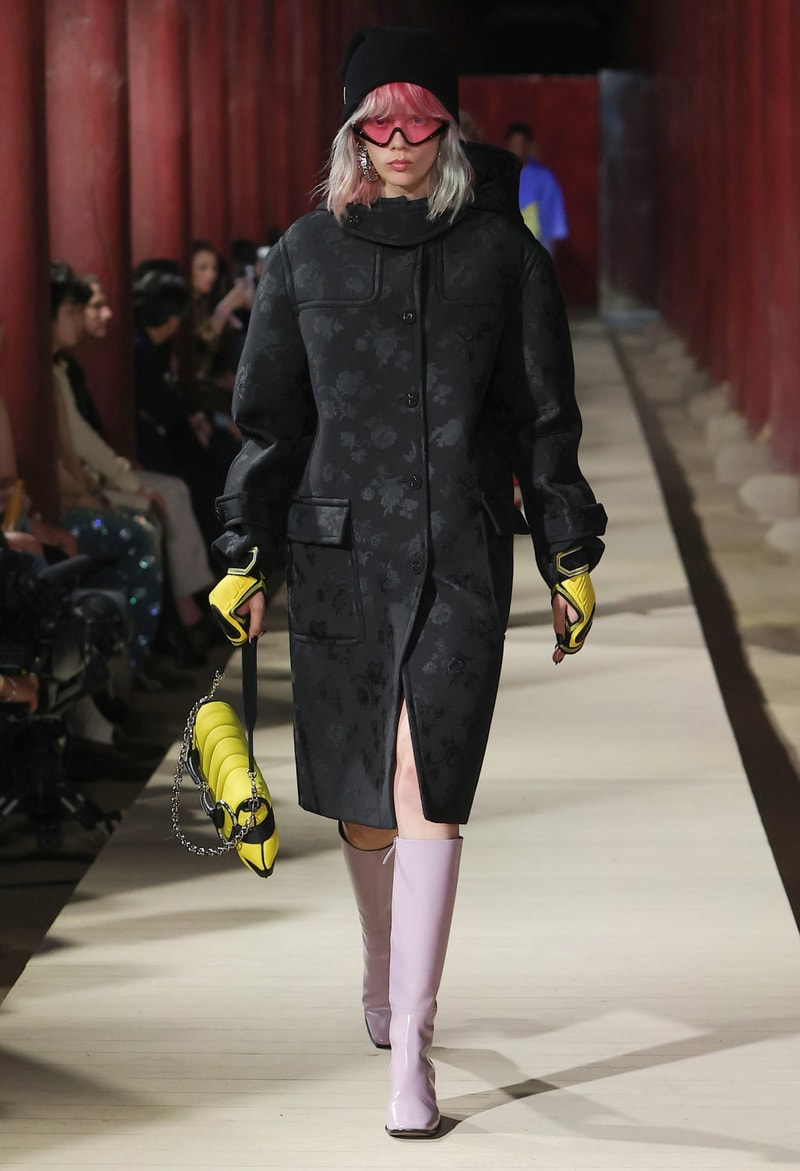 Gucci 2024 pre-spring fashion show runway 