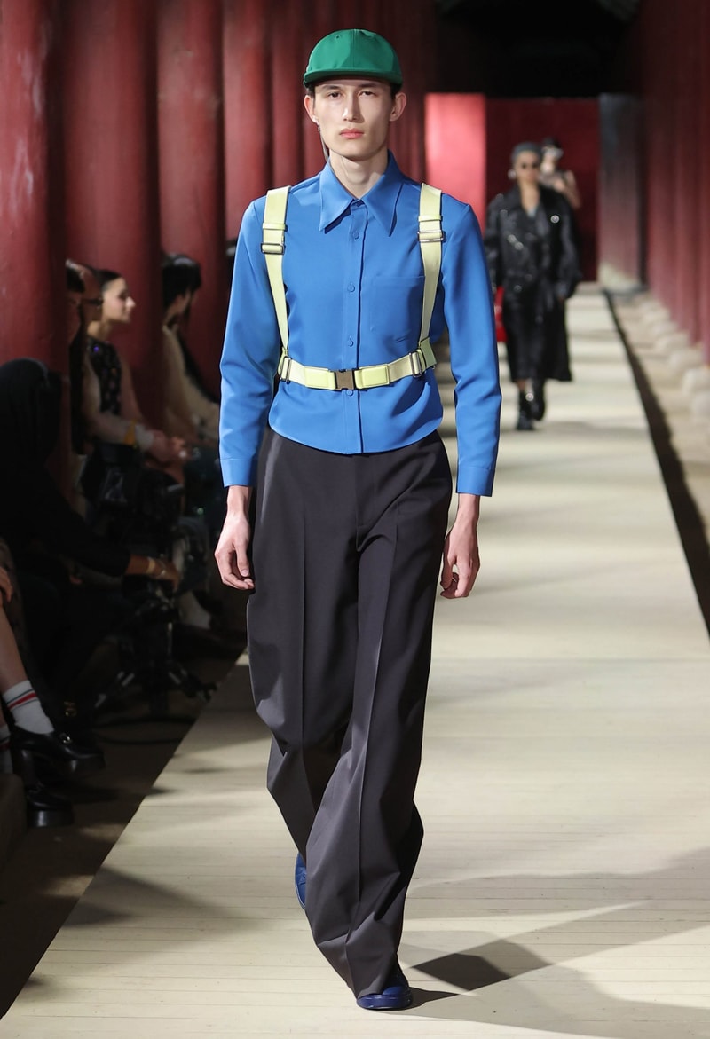 Gucci 2024 pre-spring fashion show runway 