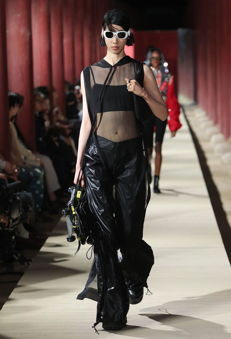 Gucci 2024 pre-spring fashion show runway 