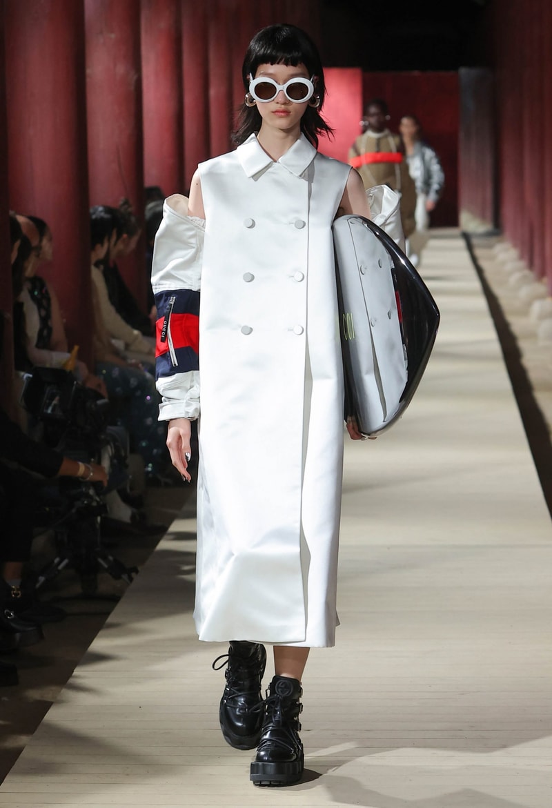 Gucci 2024 pre-spring fashion show runway 