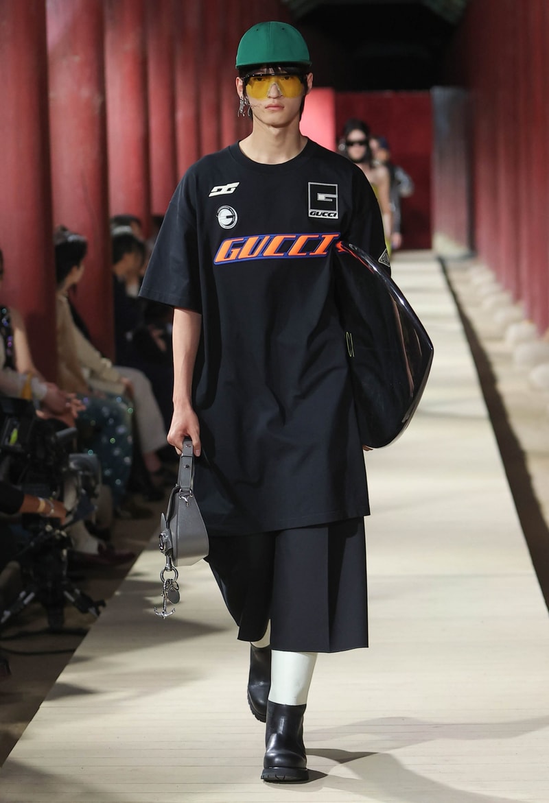 Gucci 2024 pre-spring fashion show runway 