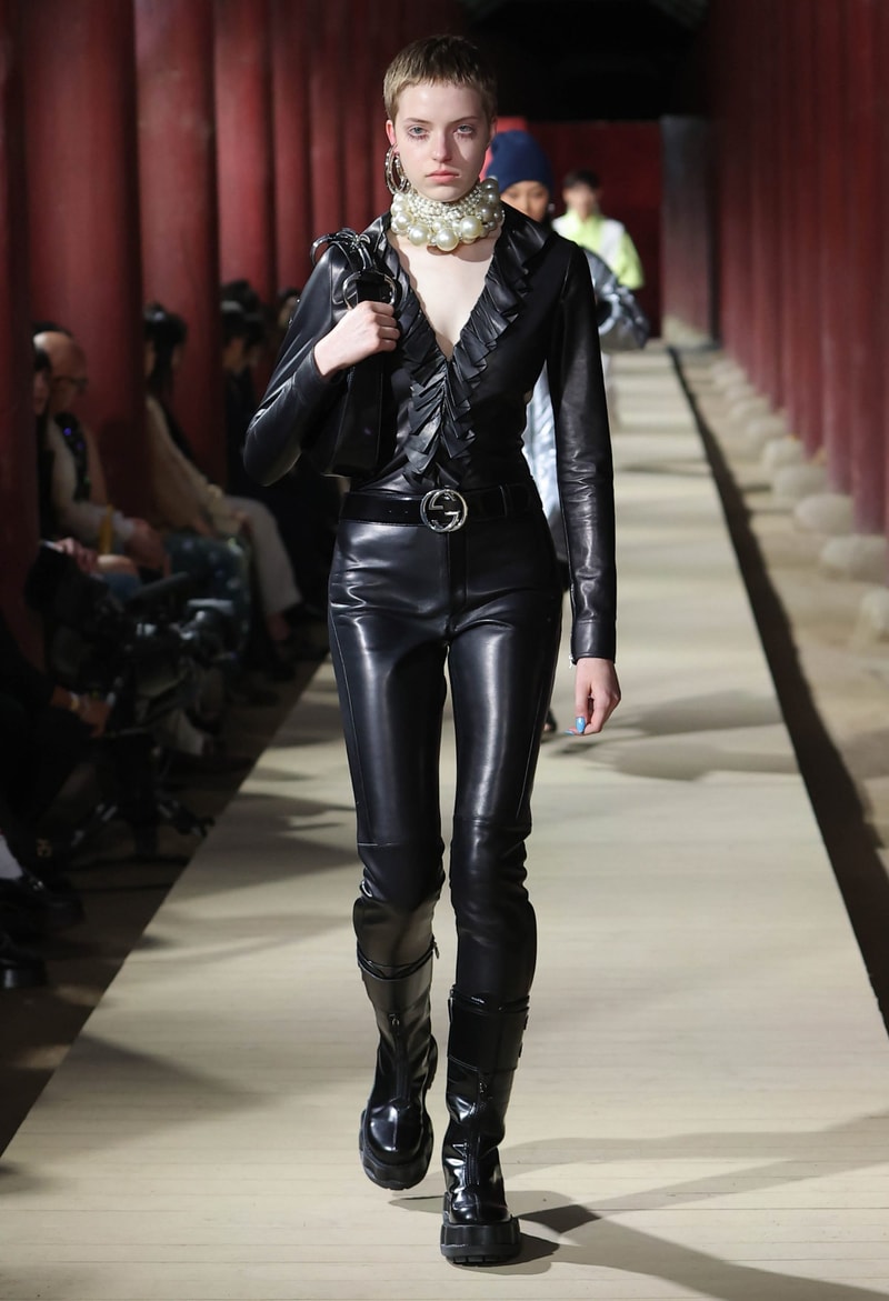 Gucci 2024 pre-spring fashion show runway 