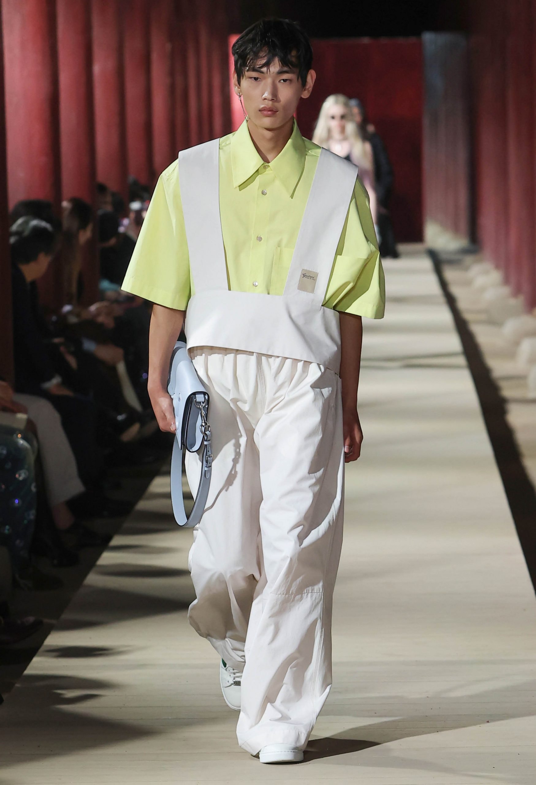 Gucci 2024 pre-spring fashion show runway 