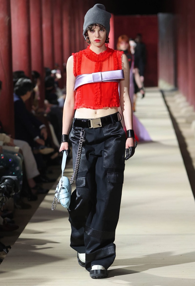 Gucci 2024 pre-spring fashion show runway 