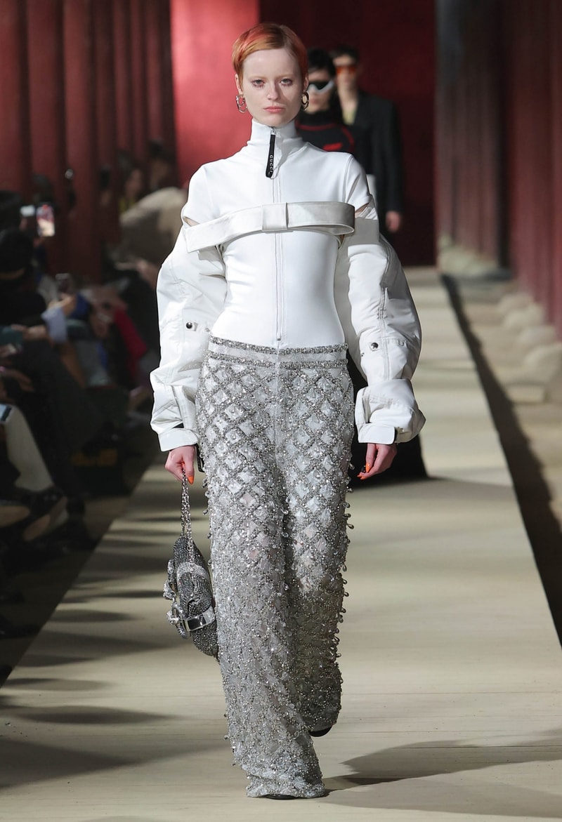 Gucci 2024 pre-spring fashion show runway 