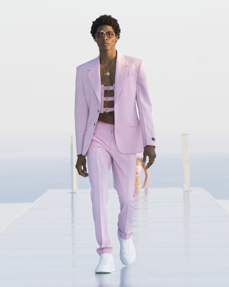 Dua Lipa Versace 聯乘系列 La Vacanza Crossover Runway Donatella Versace