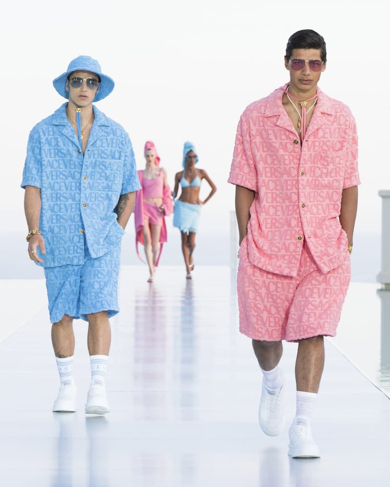 Dua Lipa Versace 聯乘系列 La Vacanza Crossover Runway Donatella Versace