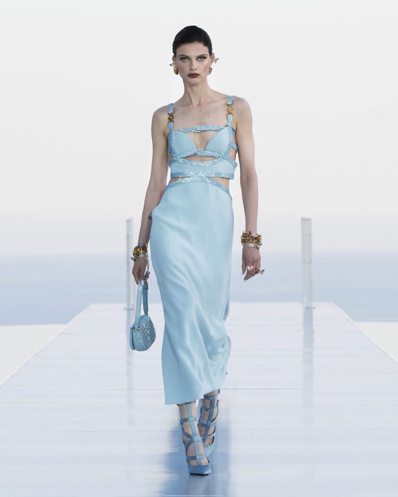 Dua Lipa Versace 聯乘系列 La Vacanza Crossover Runway Donatella Versace